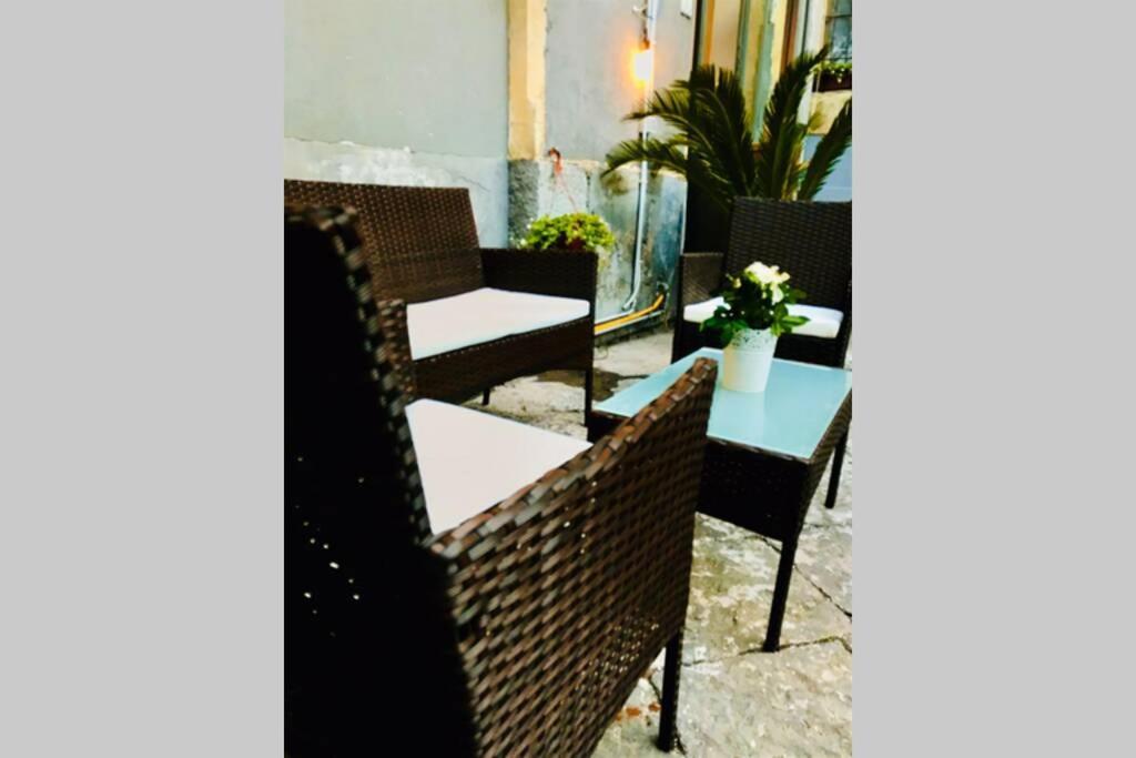 Oli'S Charming House Villa คาตาเนีย ภายนอก รูปภาพ